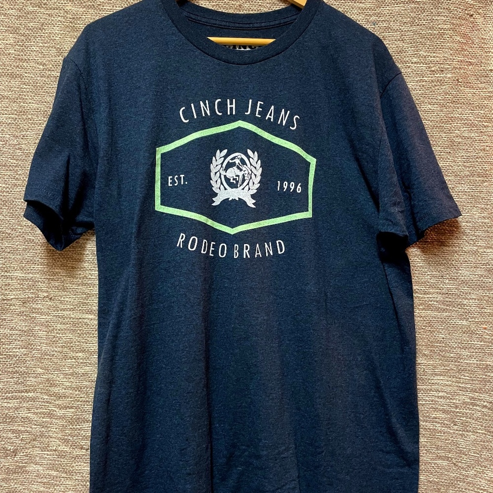 Cinch Men’s The brand logo Graphic T-shirt Large